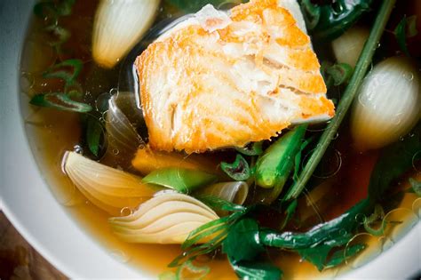  太湖白魚湯： silken smooth broth meets the delicate dance of tender white fish!